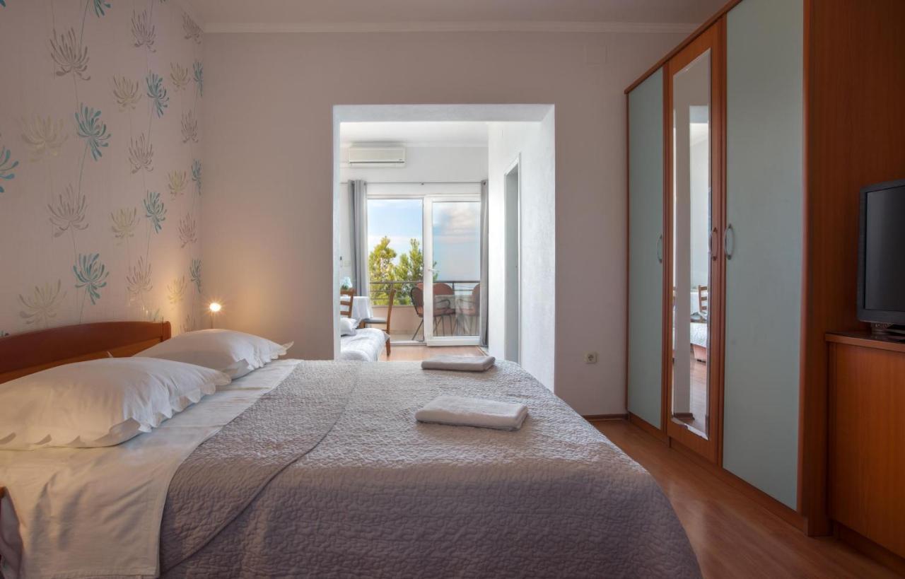Apartments Marijan - Beachfront Tučepi Esterno foto