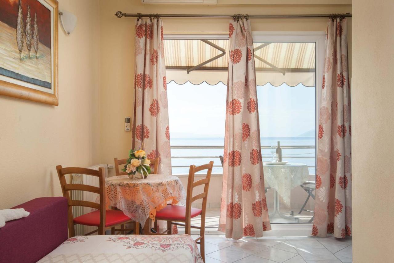 Apartments Marijan - Beachfront Tučepi Esterno foto