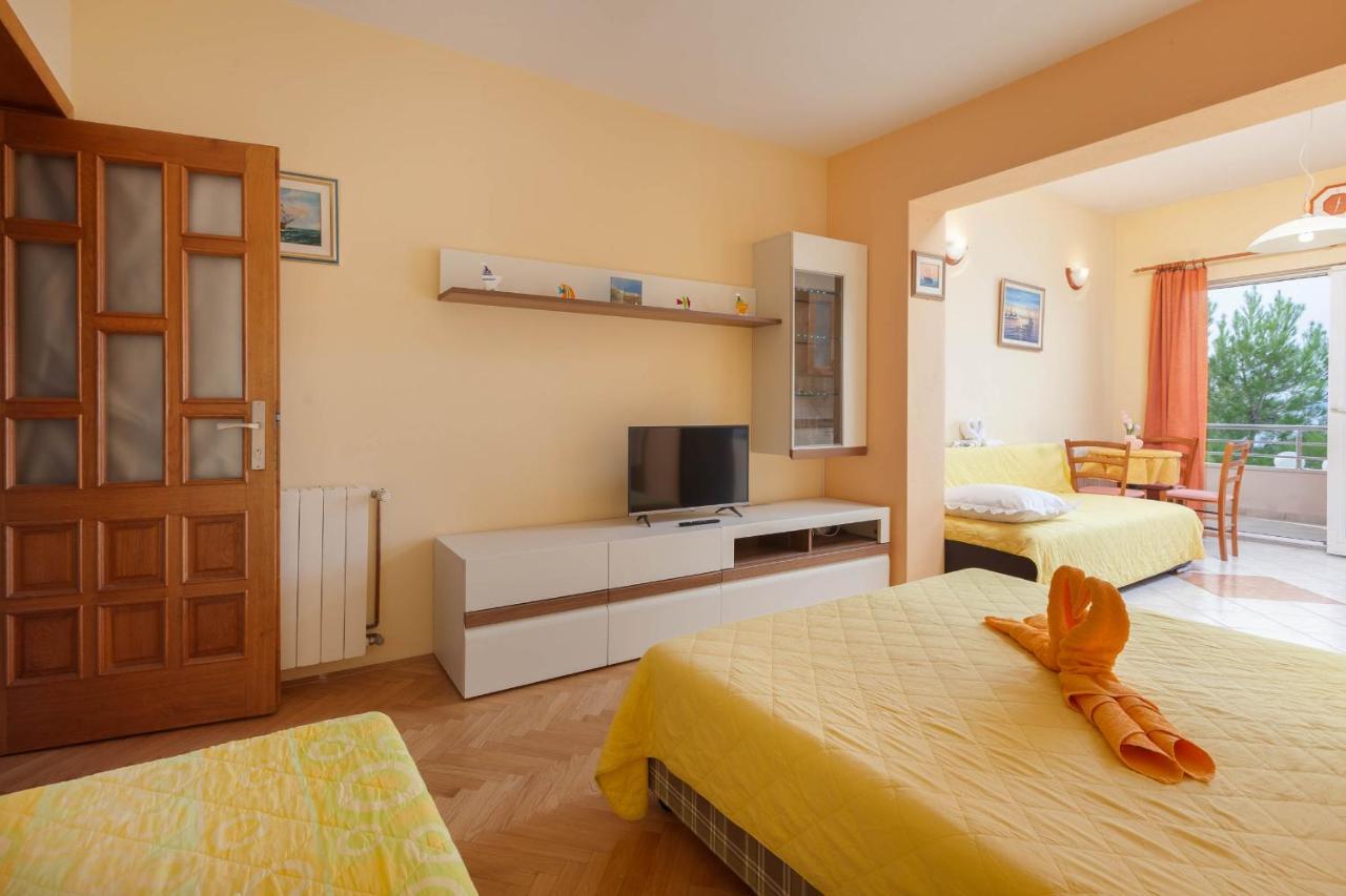 Apartments Marijan - Beachfront Tučepi Esterno foto