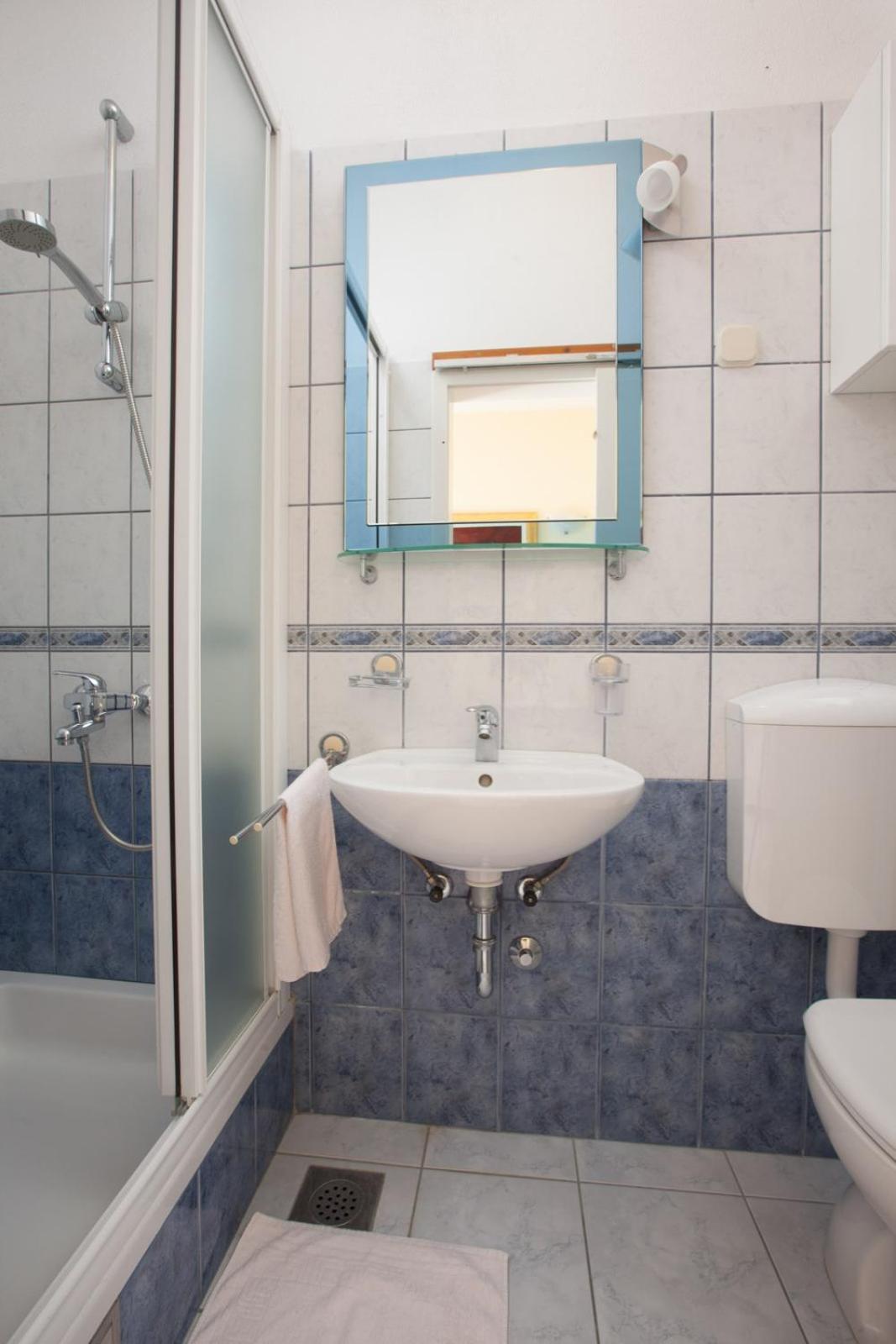 Apartments Marijan - Beachfront Tučepi Esterno foto